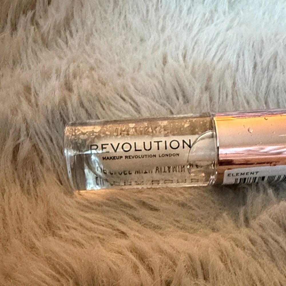 NWT Makeup Revolution Clear Gloss with Vitamin E